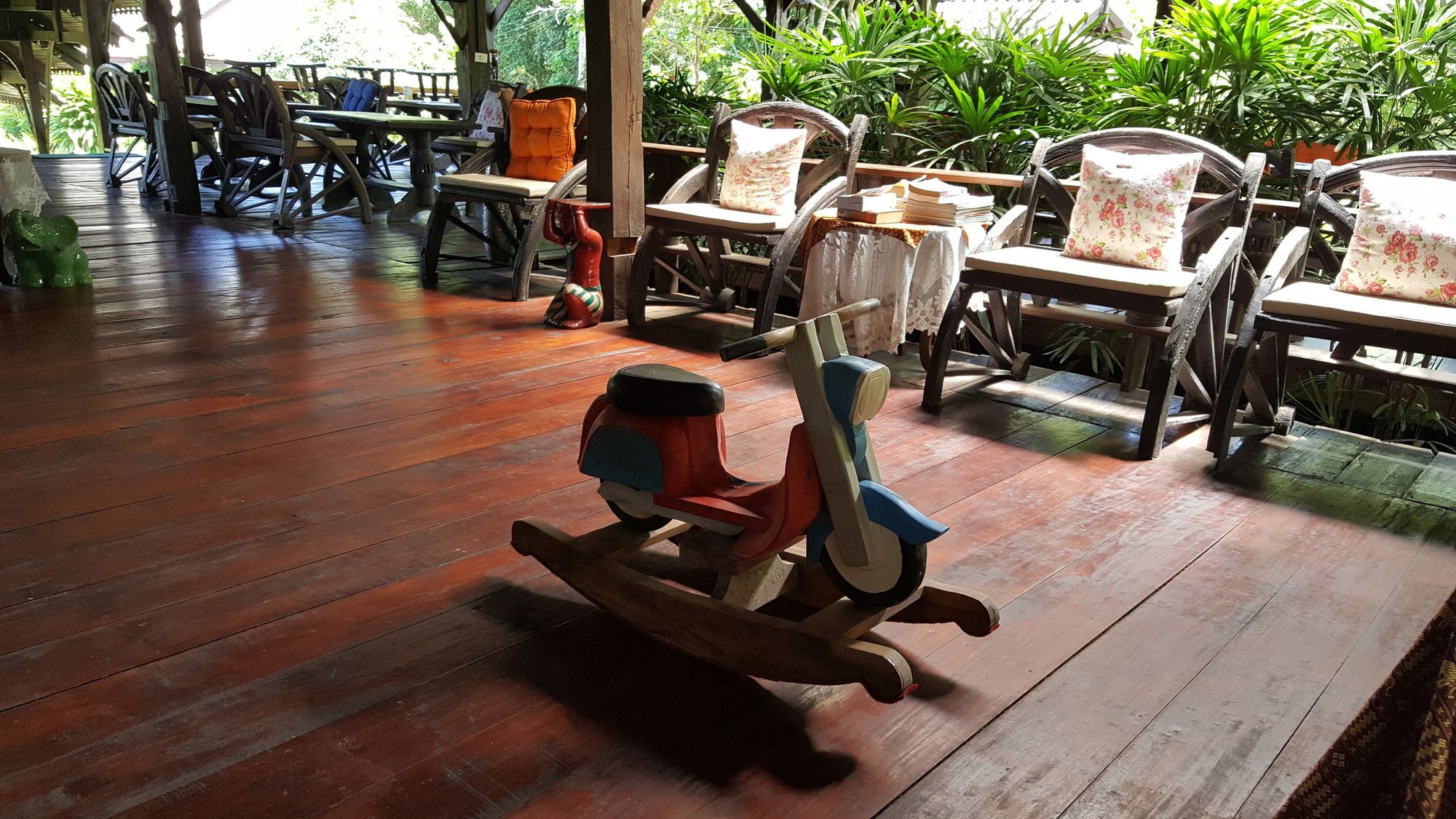 Montania Lifestyle Hotel Phanom Eksteriør billede