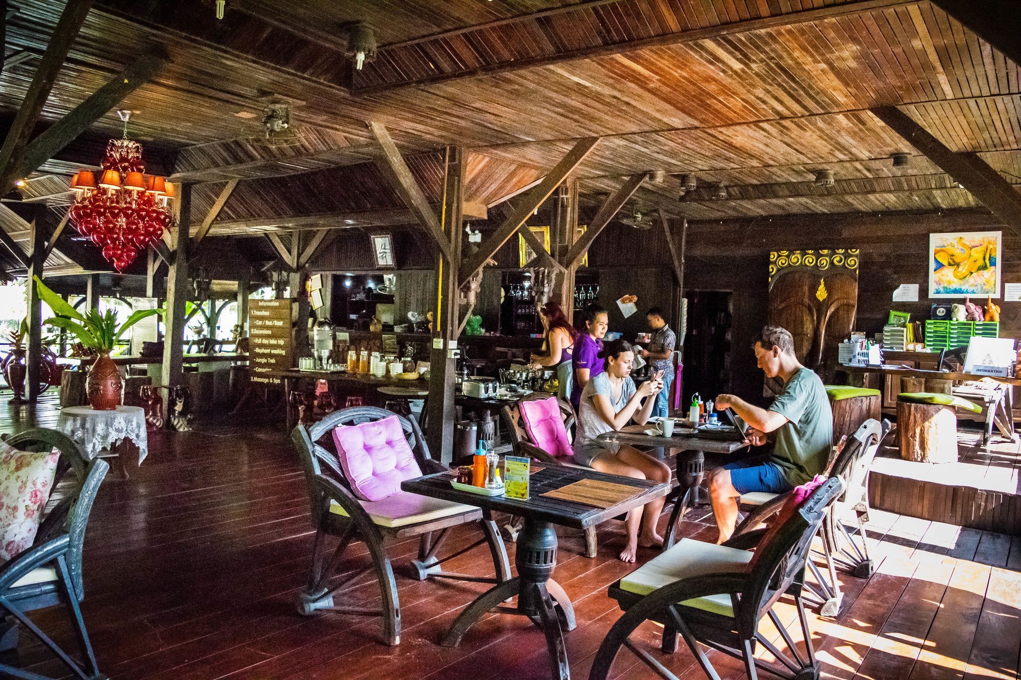 Montania Lifestyle Hotel Phanom Eksteriør billede