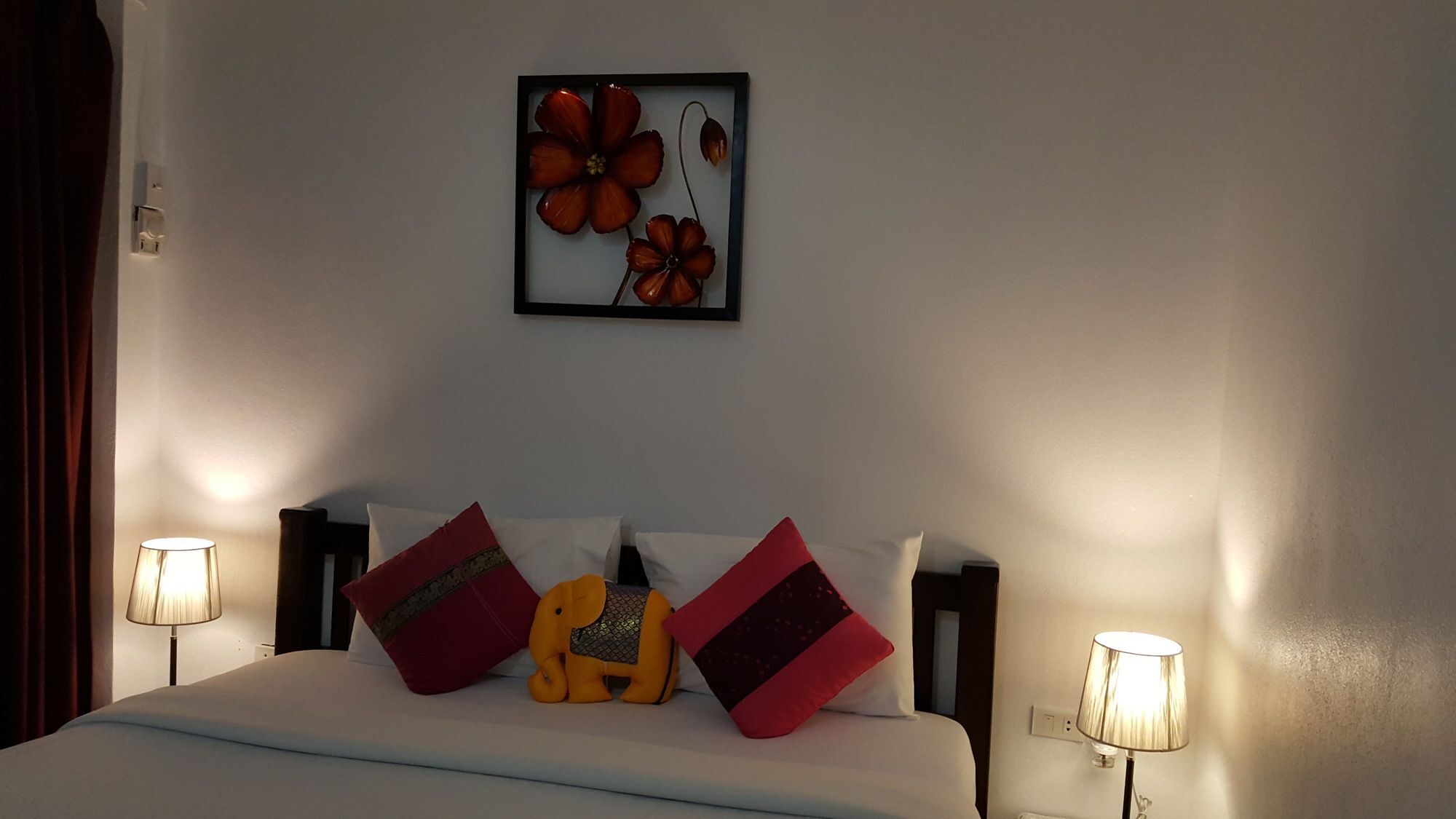 Montania Lifestyle Hotel Phanom Eksteriør billede