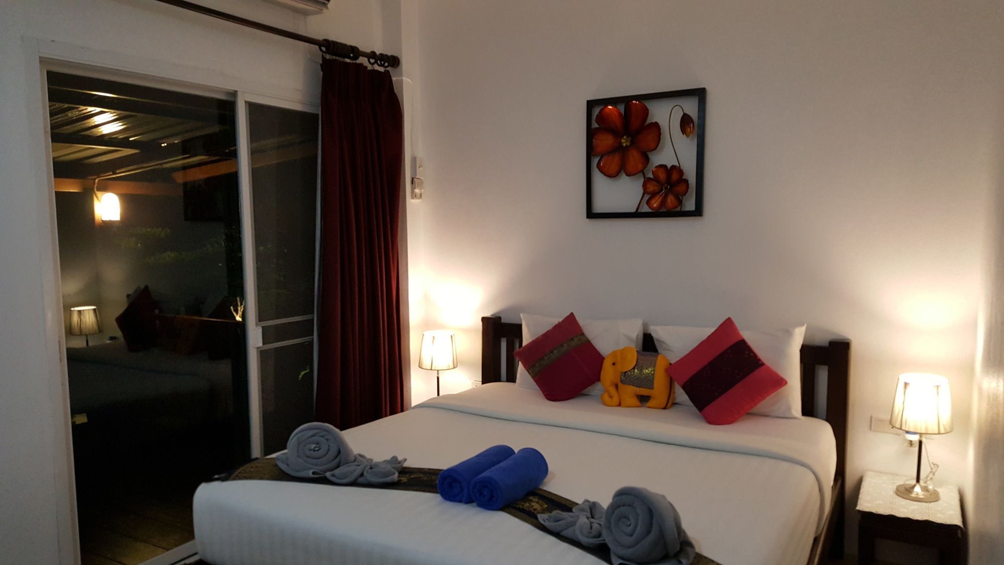 Montania Lifestyle Hotel Phanom Eksteriør billede