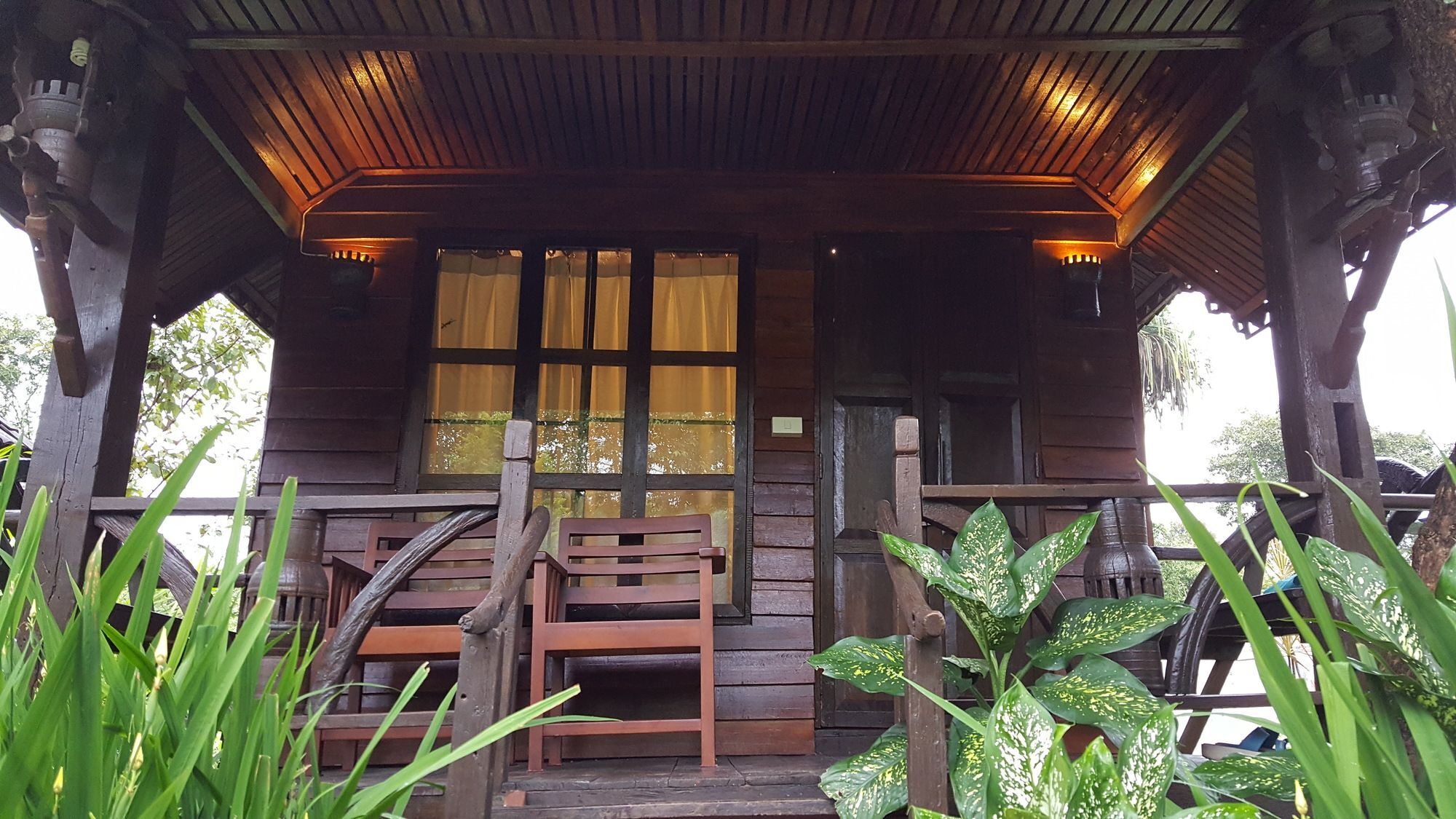 Montania Lifestyle Hotel Phanom Eksteriør billede